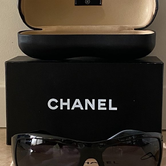 Chanel Black Sunglasses with Black Swarovski Crystals 🖤 - Picture 3 of 6